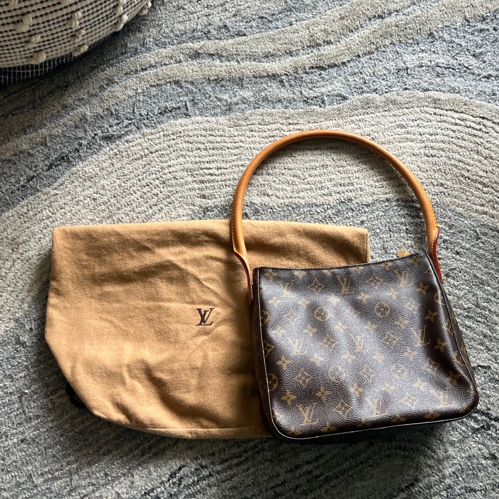 AUTHENTIC LV Monogram Looping MM
